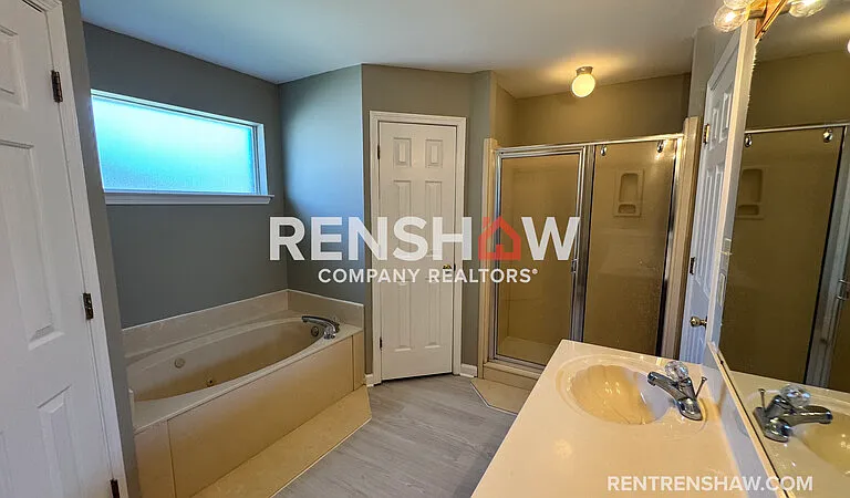 6954 Luxor Ln — Photo 13
