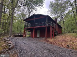 740 Iroquois Trl, Berkeley Springs, WV 25411