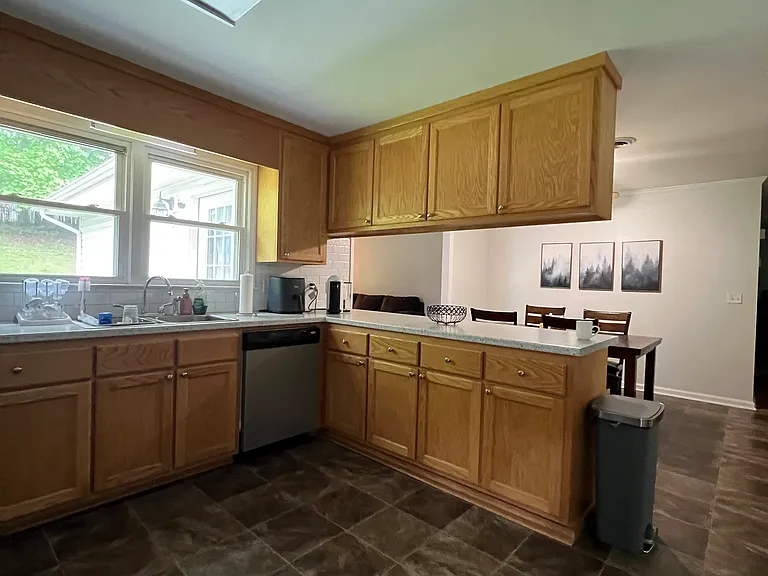 1755 Madison Ave — Photo 5