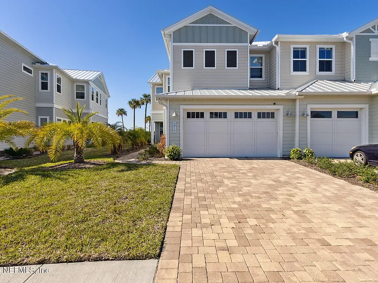 401 Marquesa Cir — Photo 3