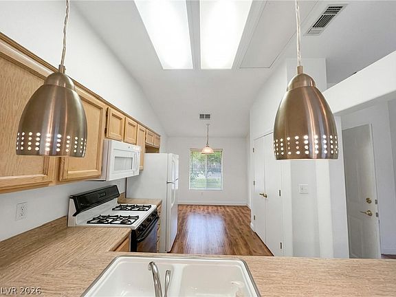 4th image of 2146 Chapman Ranch Dr