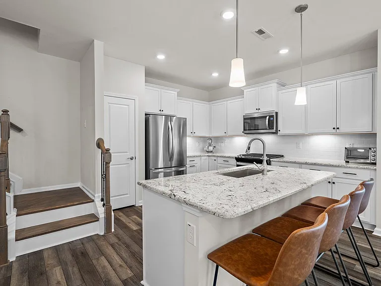 1021 Everglades Way — Photo 6