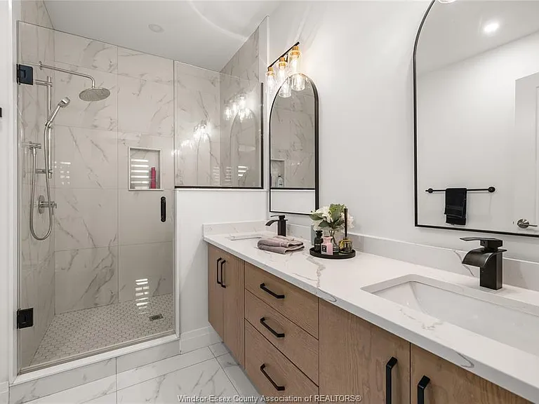2578 Barkley Ave — Photo 12