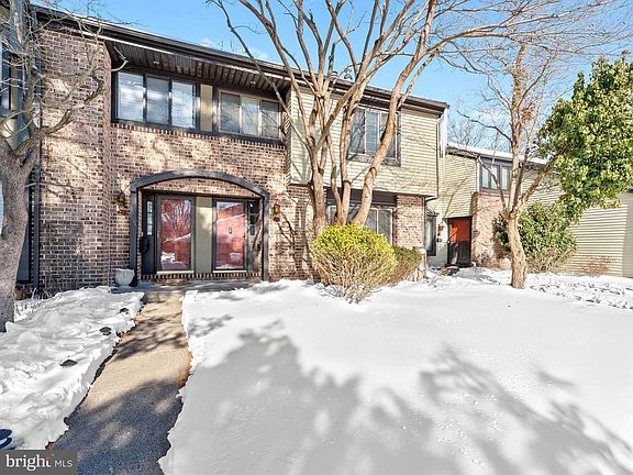 2nd image of 25 Essex Pl