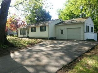 126 Youngs Rd, Lunenburg, MA 01462