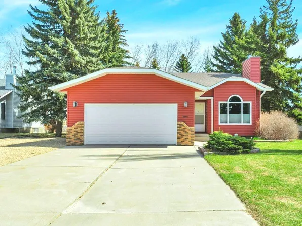 8 W Petticoat Ln, Lacombe, AB T4L 1T6