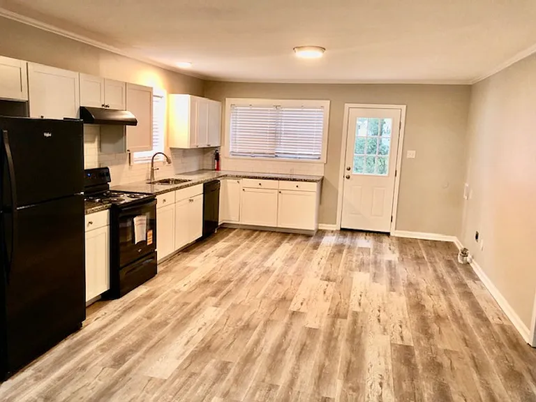 912 Rome St — Photo 4