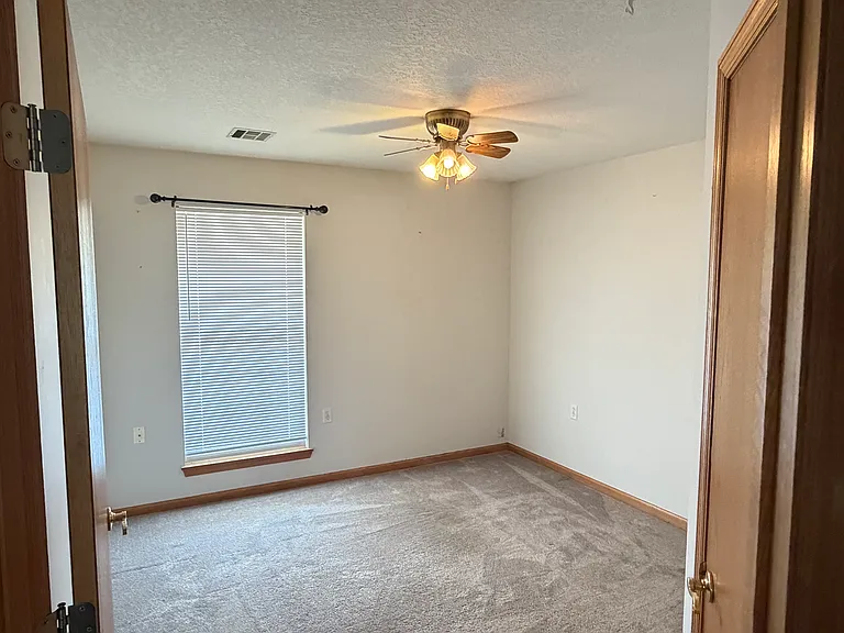 1810 W Marigold Dr — Photo 11