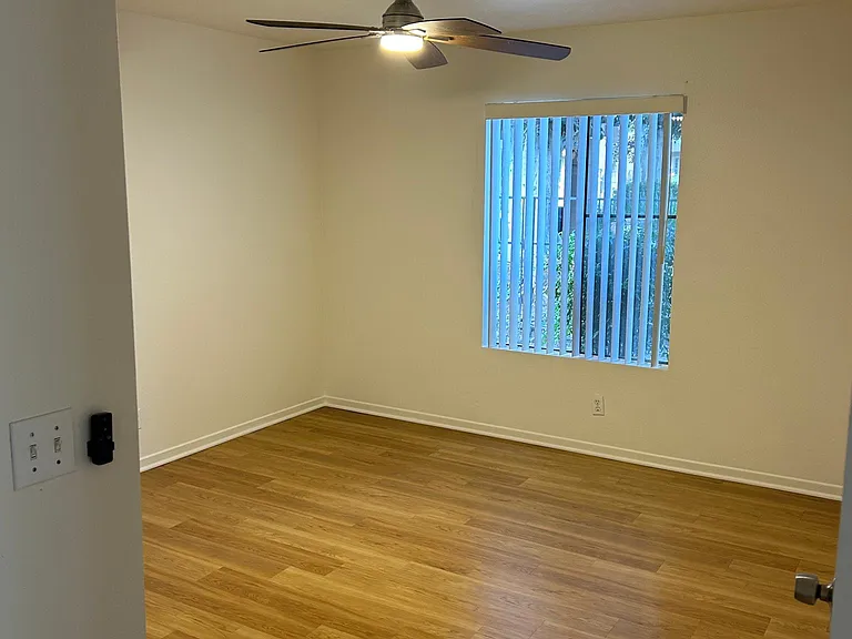 237 Streamwood — Photo 6