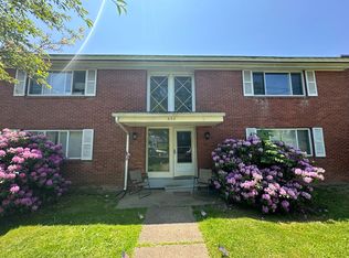 632 W Poplar St #B, Grove City, PA 16127