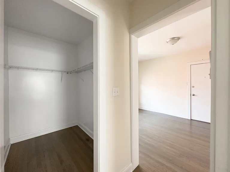 2641 N Spaulding Ave #W4 — Photo 18