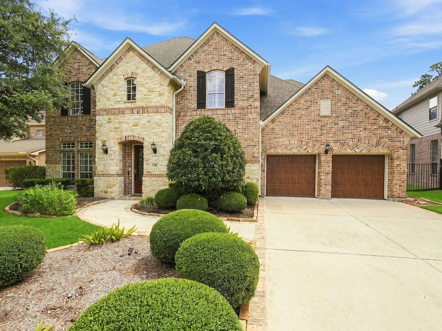 5 bed, 4.5 bath, $7,200 — Photo 1