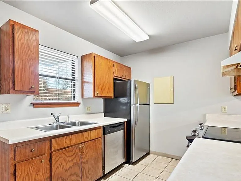 250 N Madison St #B — Photo 5