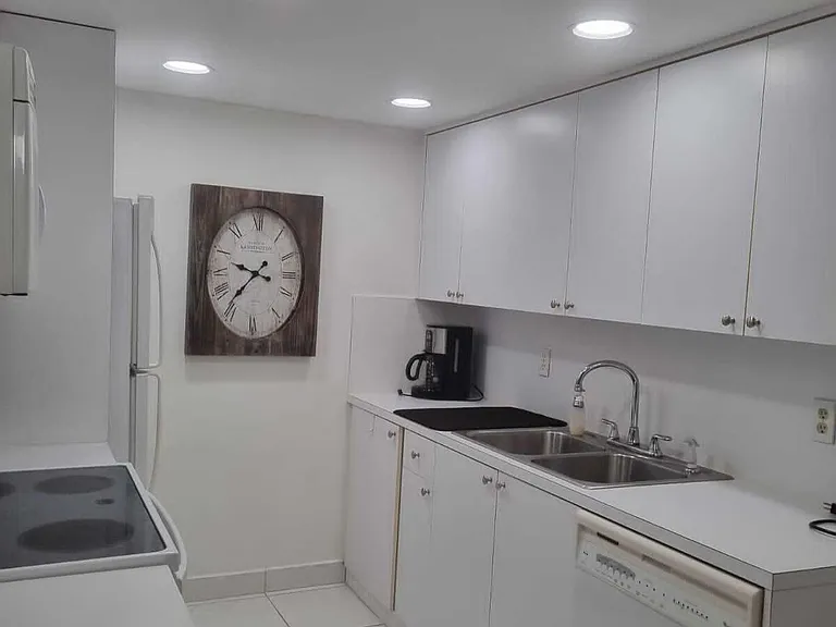 4014 Cornwall Dr E — Photo 12