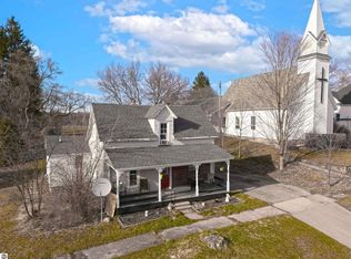 112 W Church St, Tustin, MI 49688