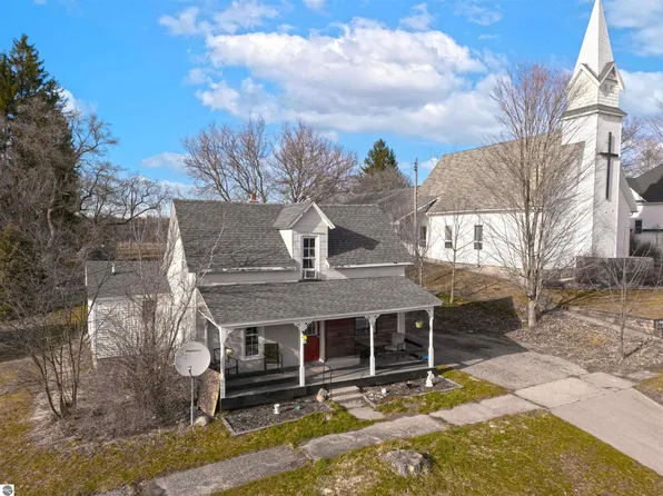 112 W Church St, Tustin, MI 49688