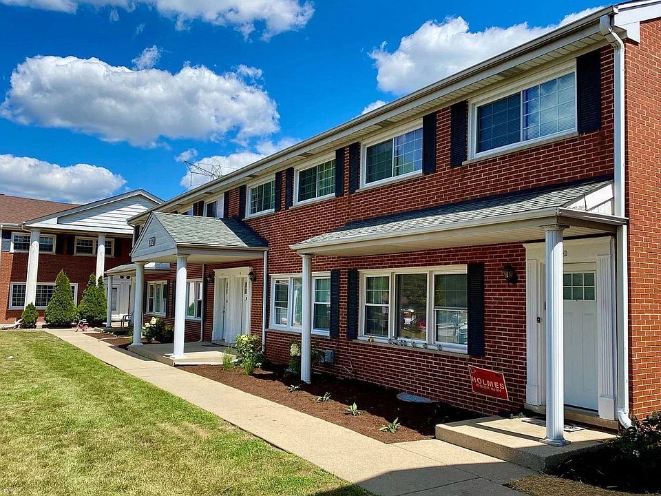 1st image of 3031 Lynn Ct #B