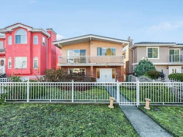 4710 Union St, Burnaby, BC V5C 2Y4