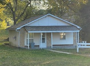 311 S Locust St, Cameron, MO 64429