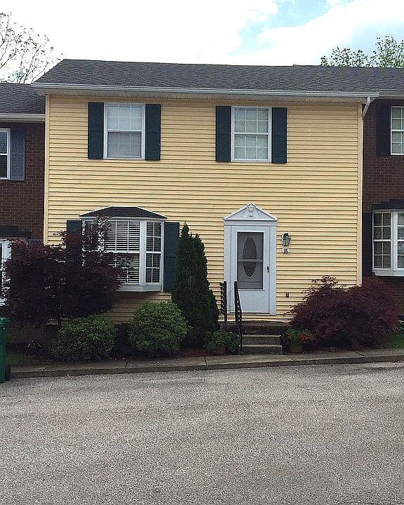 18 Carriage Way Front