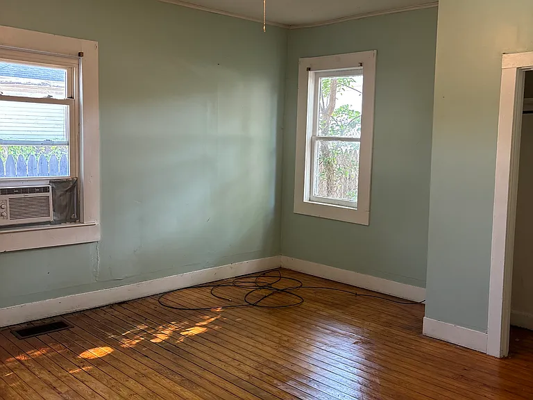 307 E Superior St — Photo 11