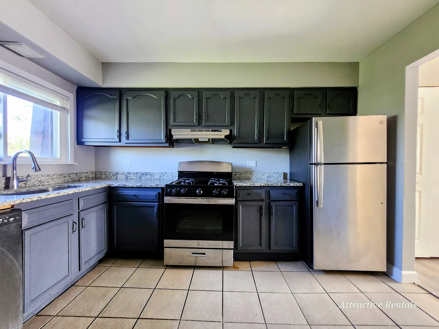 2 bed, $1,400 — Photo 4