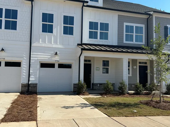 9704 Munsing Dr, Charlotte, NC 28269