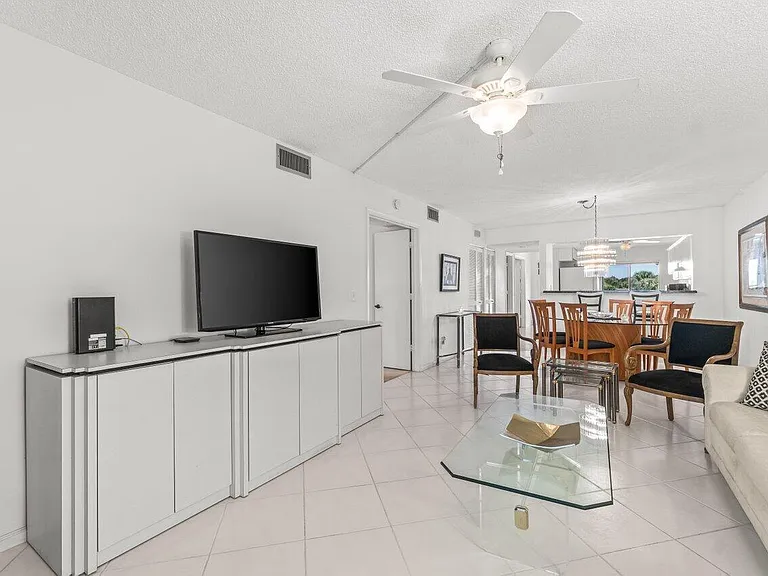 5380 Cedar Lake Dr #303 — Photo 14