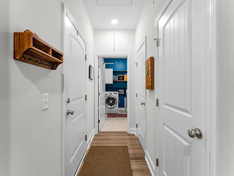 203 Glick Way — Photo 4