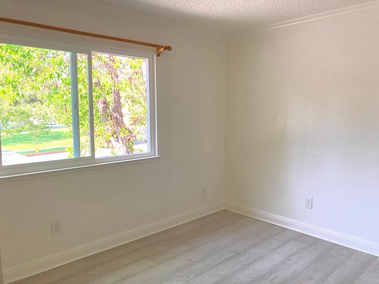 3052 Creekside Dr — Photo 14