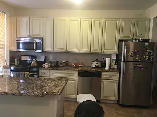 Rented by Metropolis International Realty Inc. | media 44