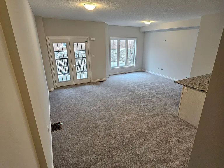 677 Park Rd N #98 — Photo 3