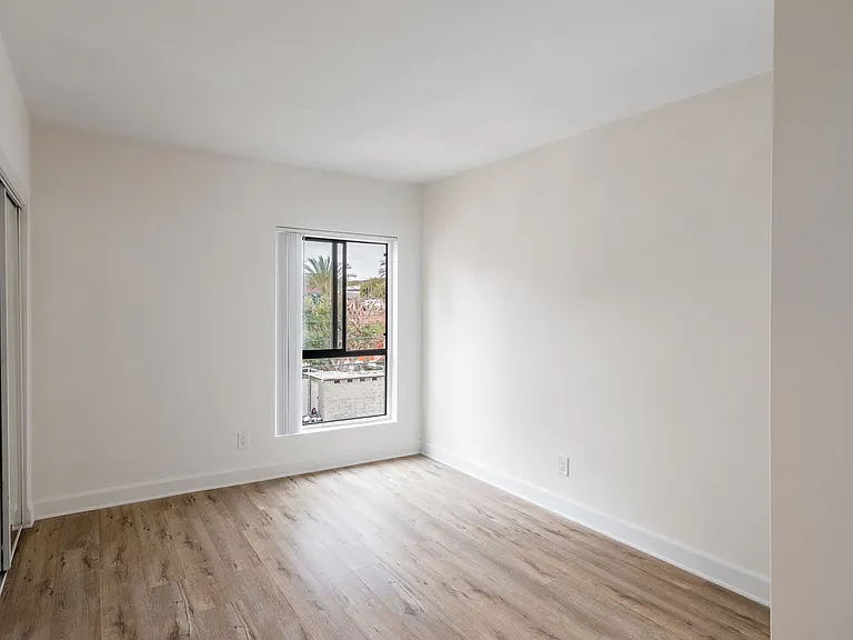 431 Indiana Street — Photo 11
