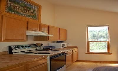 1st image of 627 N Pine Dr