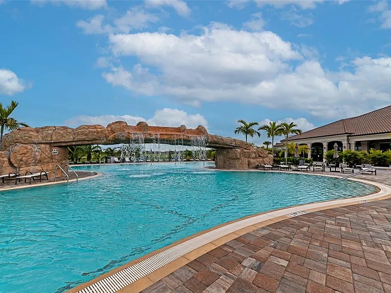 17810 Gawthrop Dr #305 — Photo 49