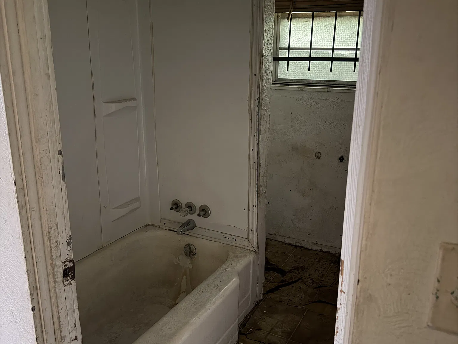 2 bed, 1025 sqft, $800 — Photo 3