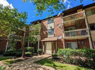 2210 Nichols Rd APT C, Arlington Heights, IL 60004