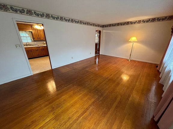 3rd image of 4637 Northland Ln