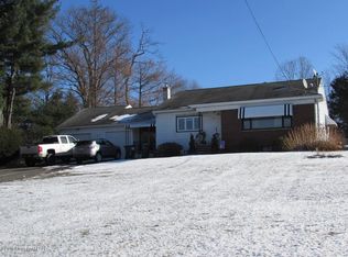 242 S Mountain Blvd, Mountain Top, PA 18707