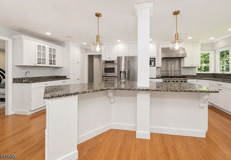 69 Penwood Dr — Photo 2