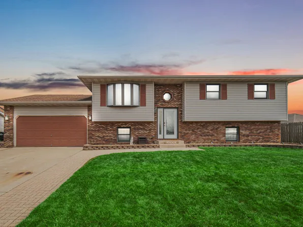 3127 Teresa St, Portage, IN 46368