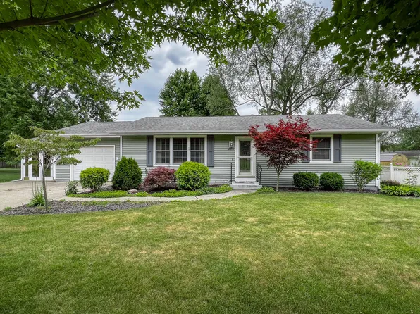 405 Fairfield Dr, Dowagiac, MI 49047