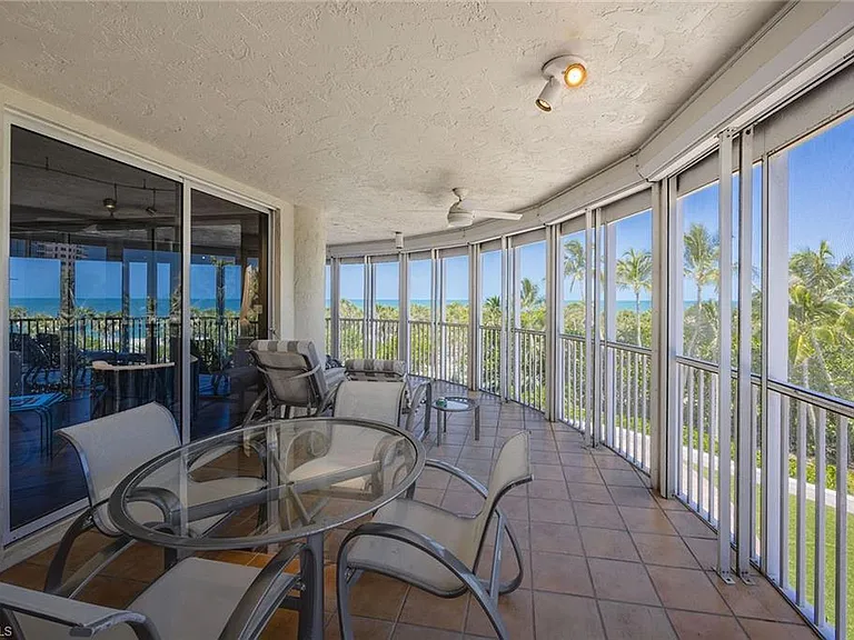 8111 Bay Colony Dr #204 — Photo 32