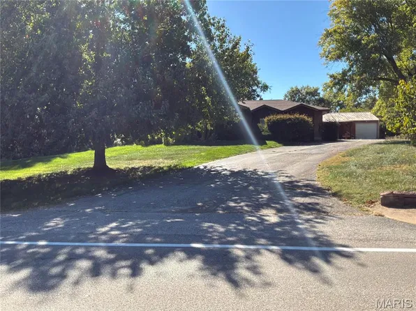 1435 & 1421 Schoettler Rd, Chesterfield, MO 63017