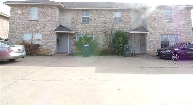 1st image of 5908 Greengate Dr APT D