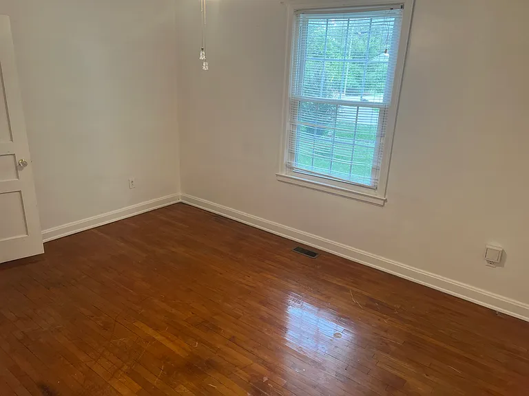 3001 Louise Dr — Photo 5