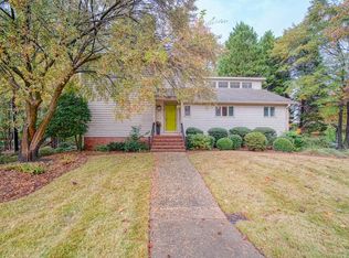 1049 Woodburn Rd, Spartanburg, SC 29302