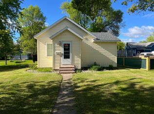 511 4th St NE, Fosston, MN 56542