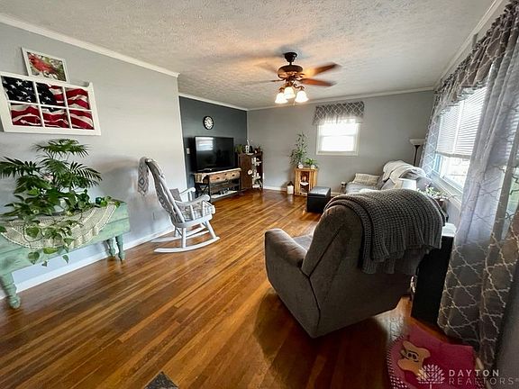 5th image of 328 Forest Ave