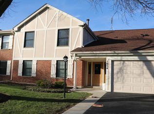 1054 Deerpath Ct, Wheeling, IL 60090